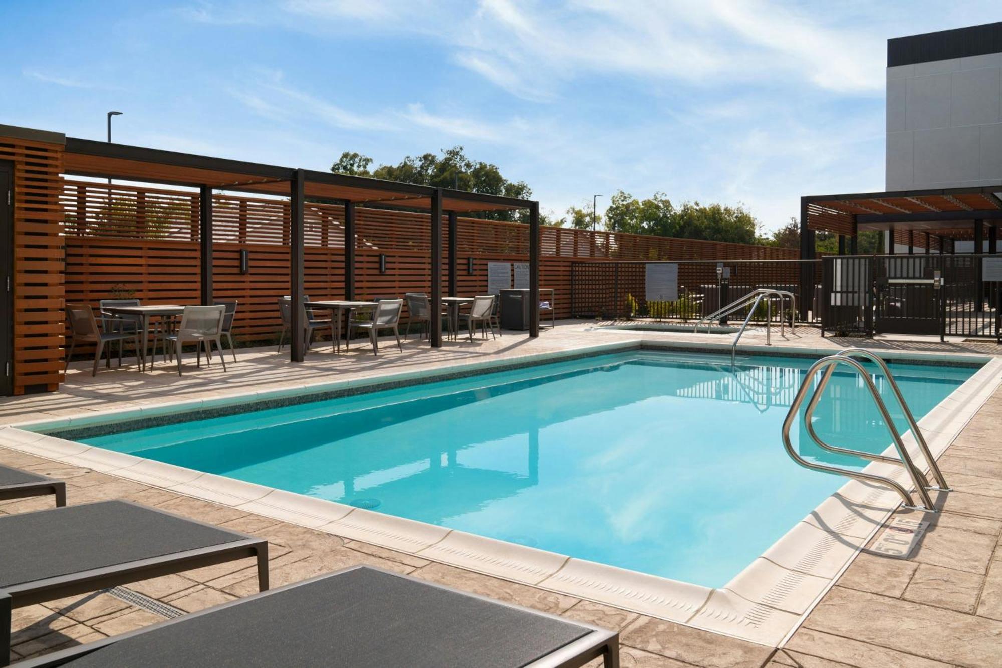 Hotel Courtyard By Marriott Fresno Clovis Esterno foto