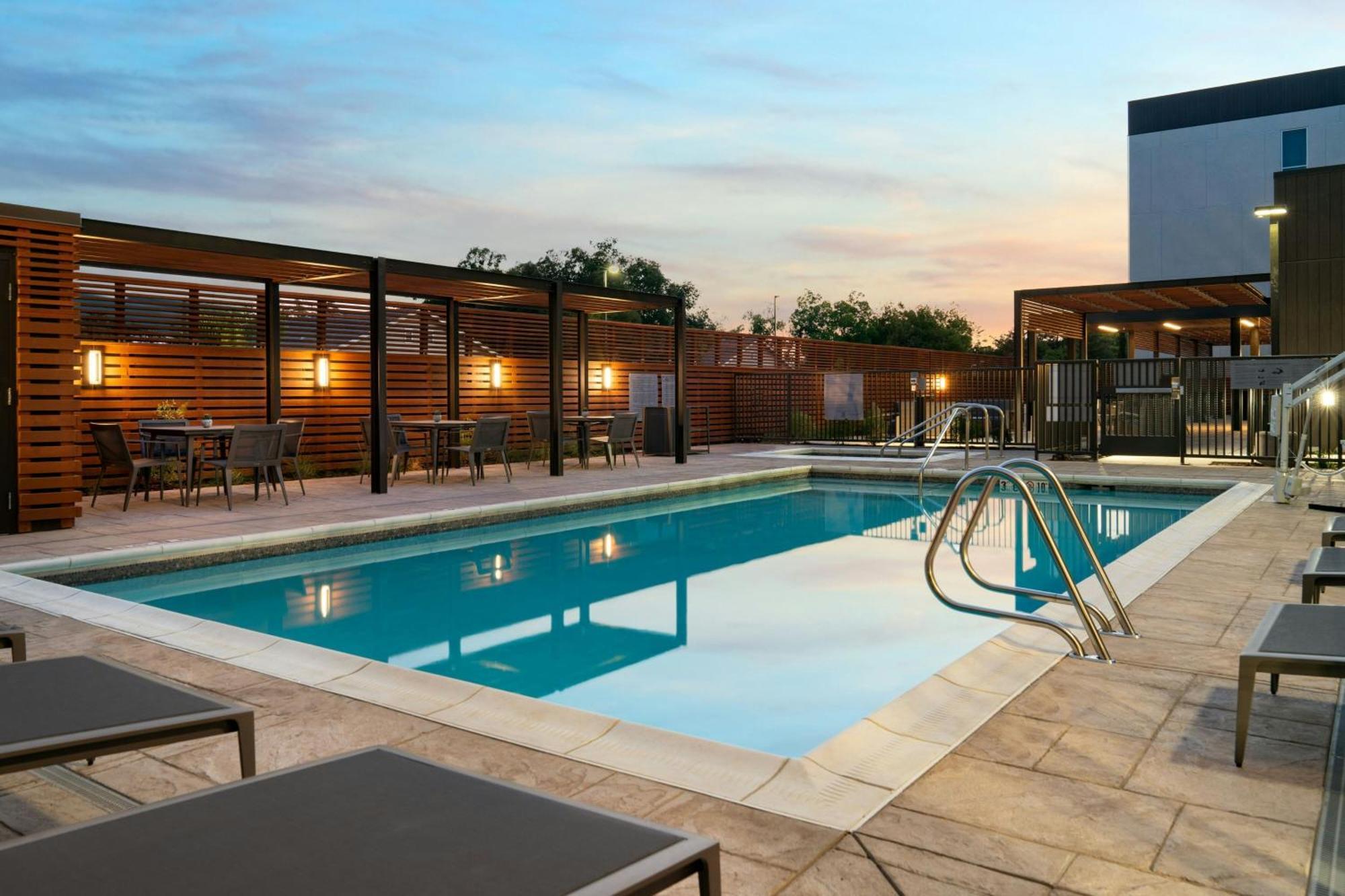 Hotel Courtyard By Marriott Fresno Clovis Esterno foto