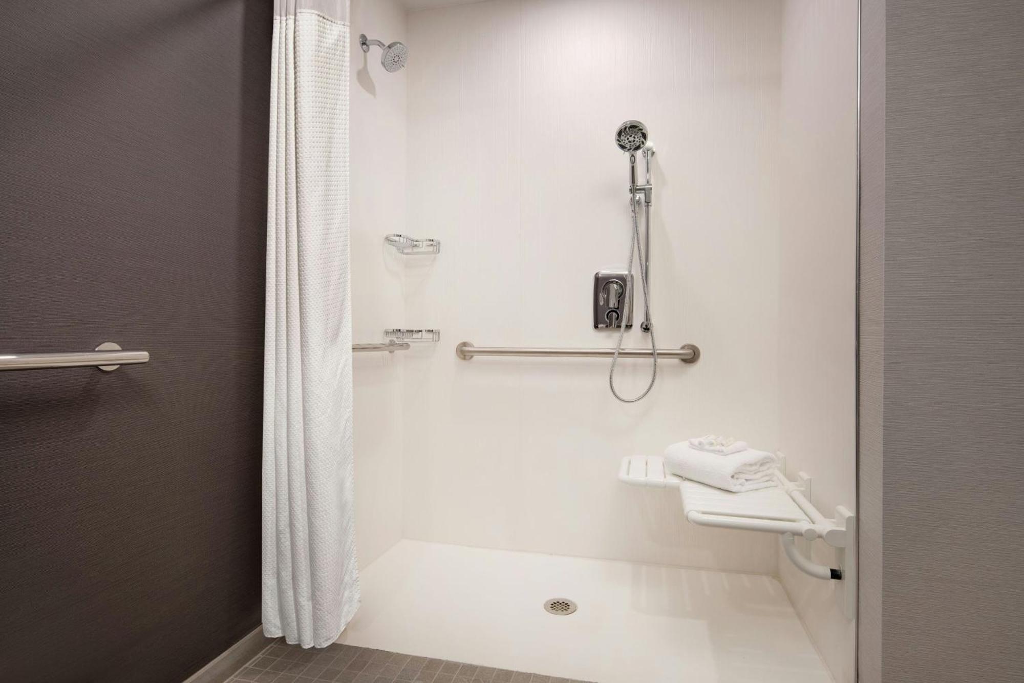 Hotel Courtyard By Marriott Fresno Clovis Esterno foto